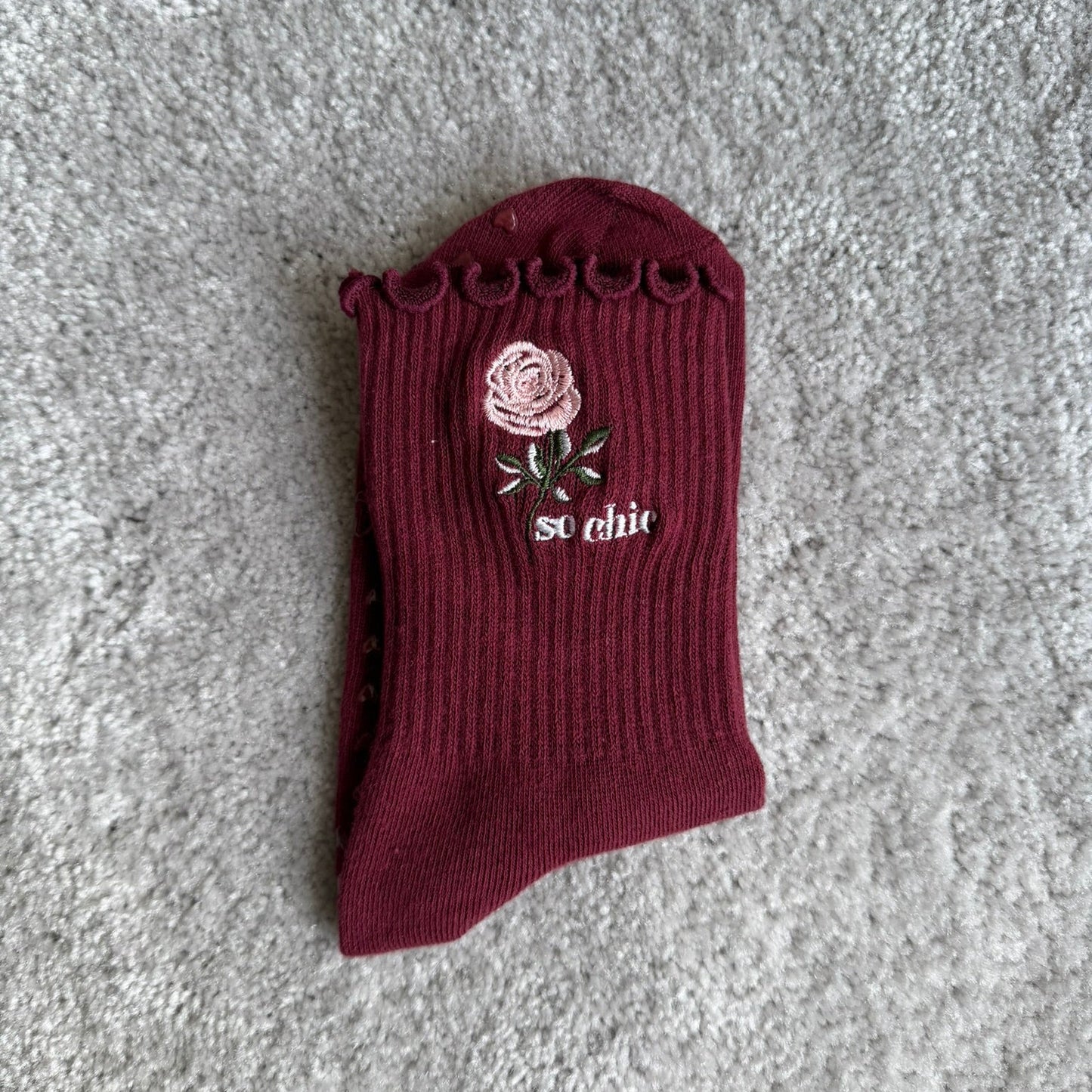 Rose in burgundy ruffles 🌹