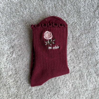 Rose in burgundy ruffles 🌹
